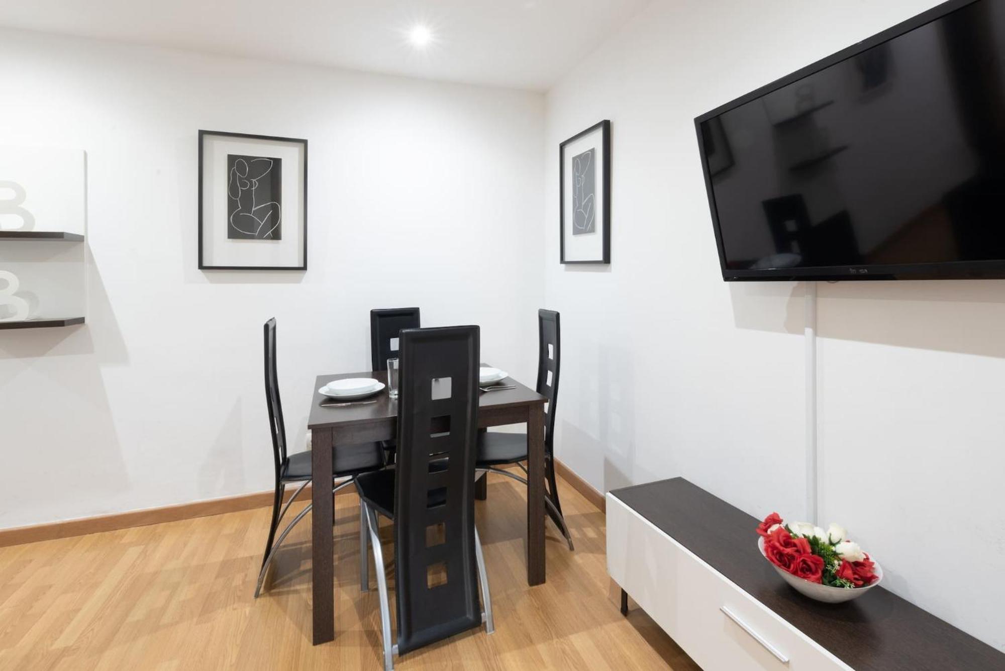 Apartamentos Day Madrid San Antonio Centro Gran Via Sol Malasana Zewnętrze zdjęcie