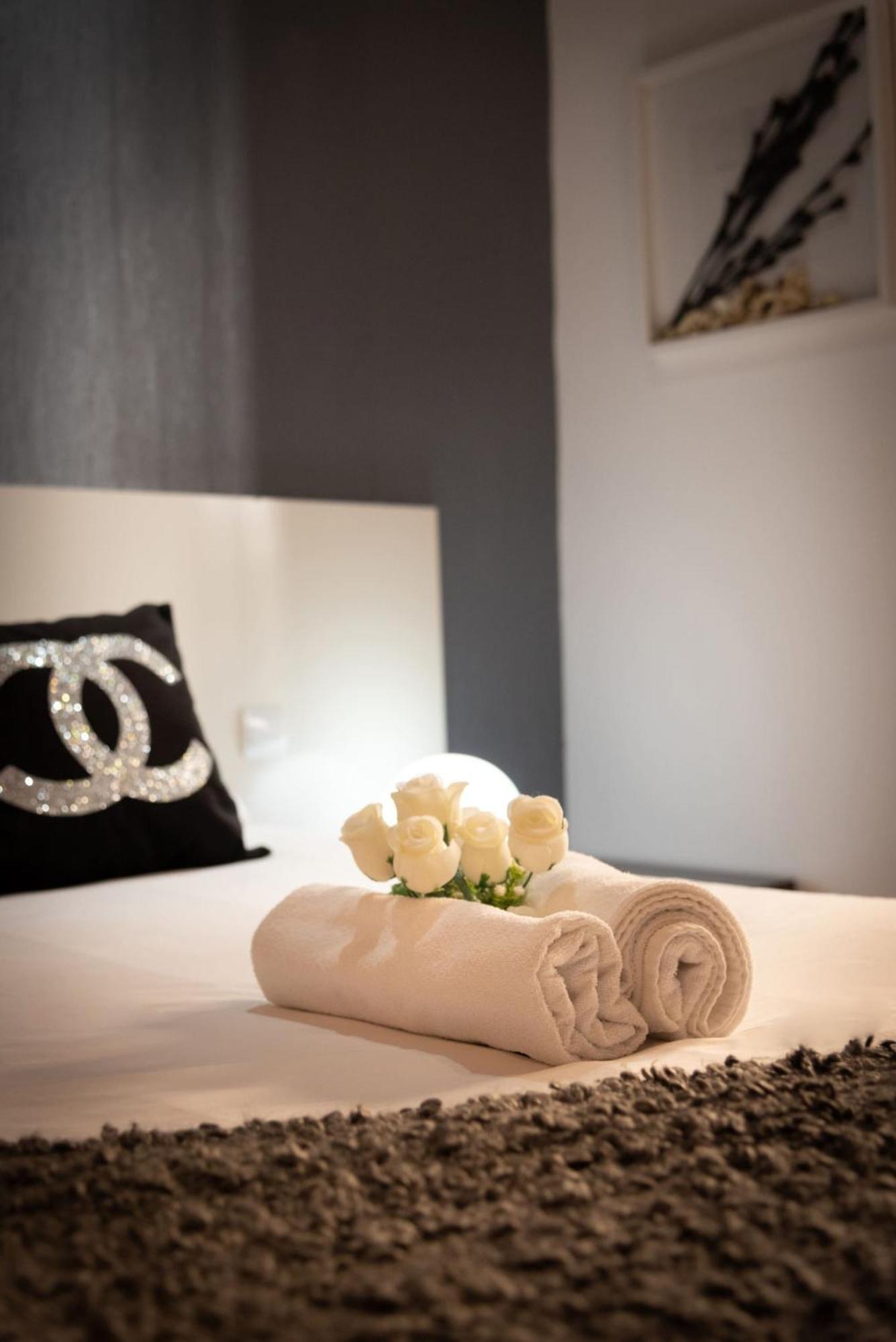 Apartamentos Day Madrid San Antonio Centro Gran Via Sol Malasana Zewnętrze zdjęcie